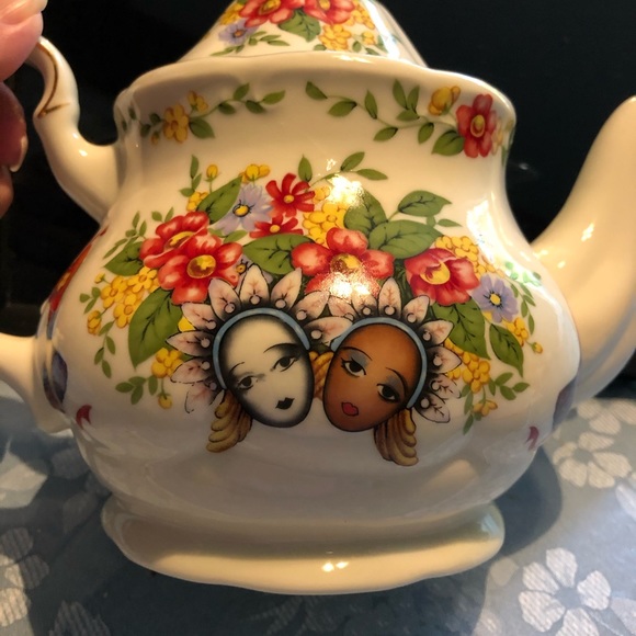 BEAUTIFUL TEAPOT FROM ANTHONY MARK HANKINS - Picture 3 of 6